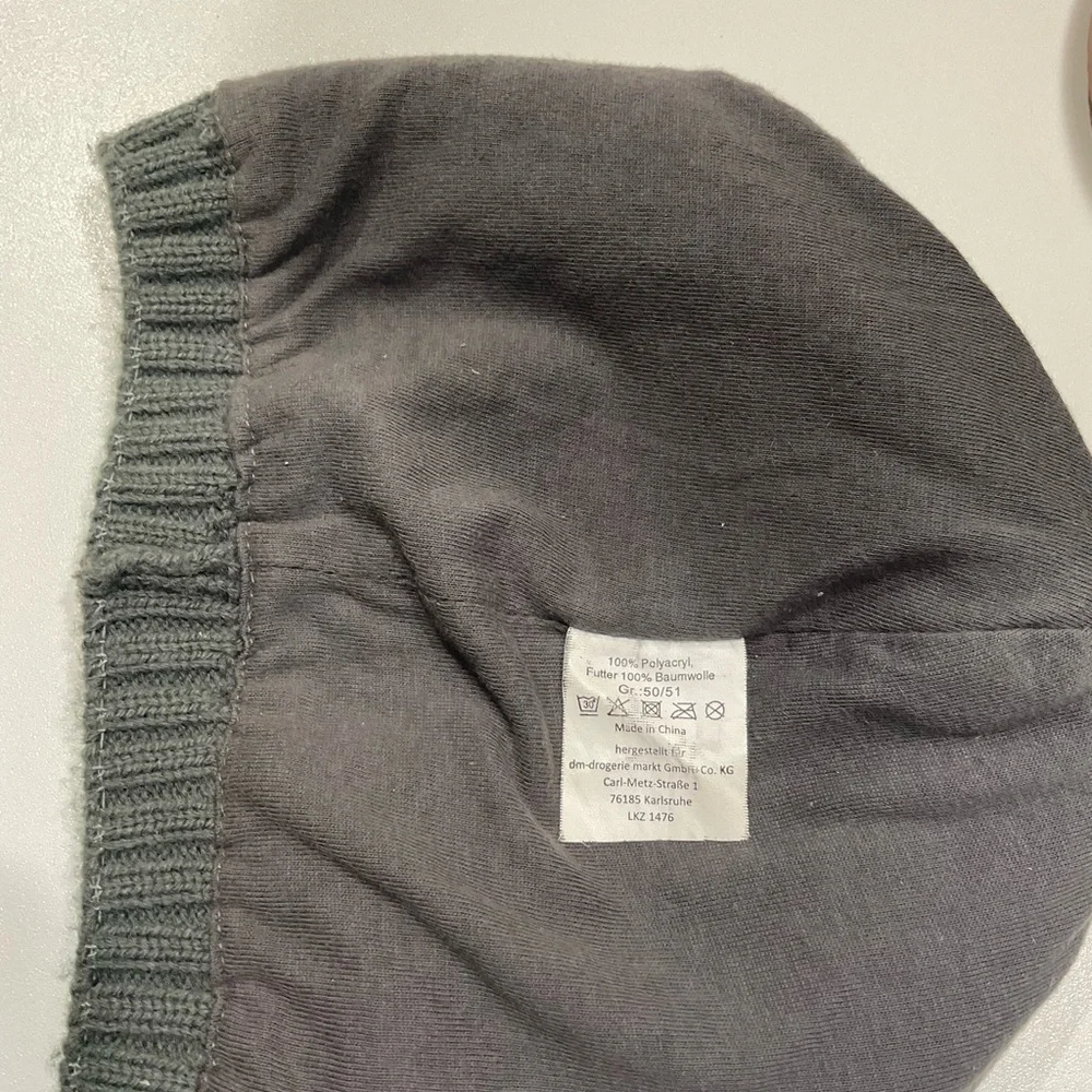 🍏🍏 Toddler Girl’s Grey Knit Adorned Lined Hat